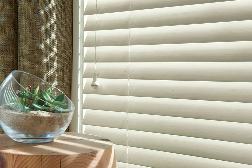 how to choose the right white blinds